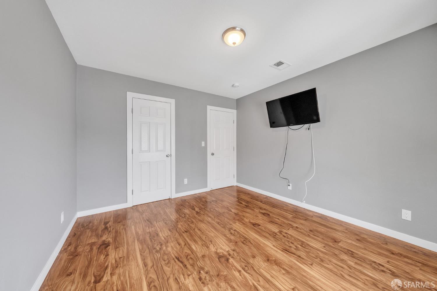 Detail Gallery Image 12 of 35 For 1081 Goettingen St, San Francisco,  CA 94134 - 3 Beds | 2 Baths