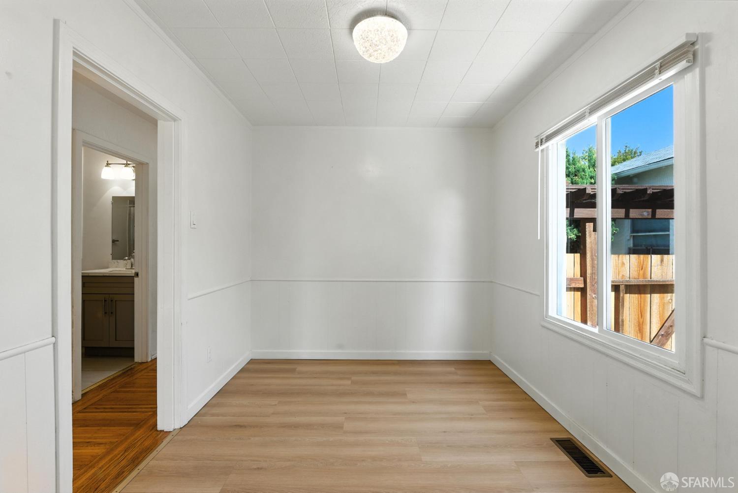 Detail Gallery Image 15 of 49 For 606 Masonic Ave, Albany,  CA 94706 - 4 Beds | 2/1 Baths