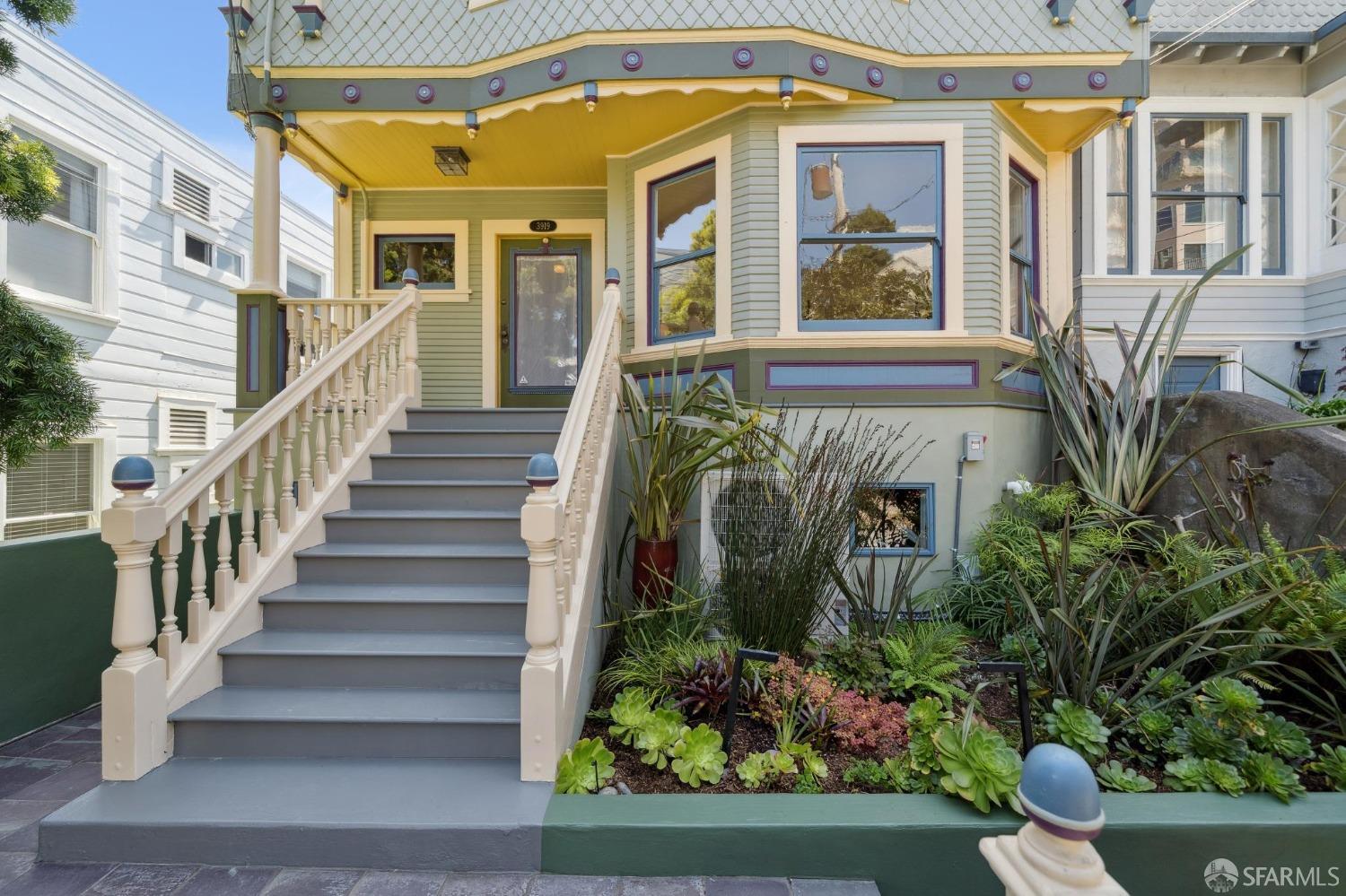 Detail Gallery Image 2 of 72 For 3919 22nd St, San Francisco,  CA 94114 - 4 Beds | 4 Baths