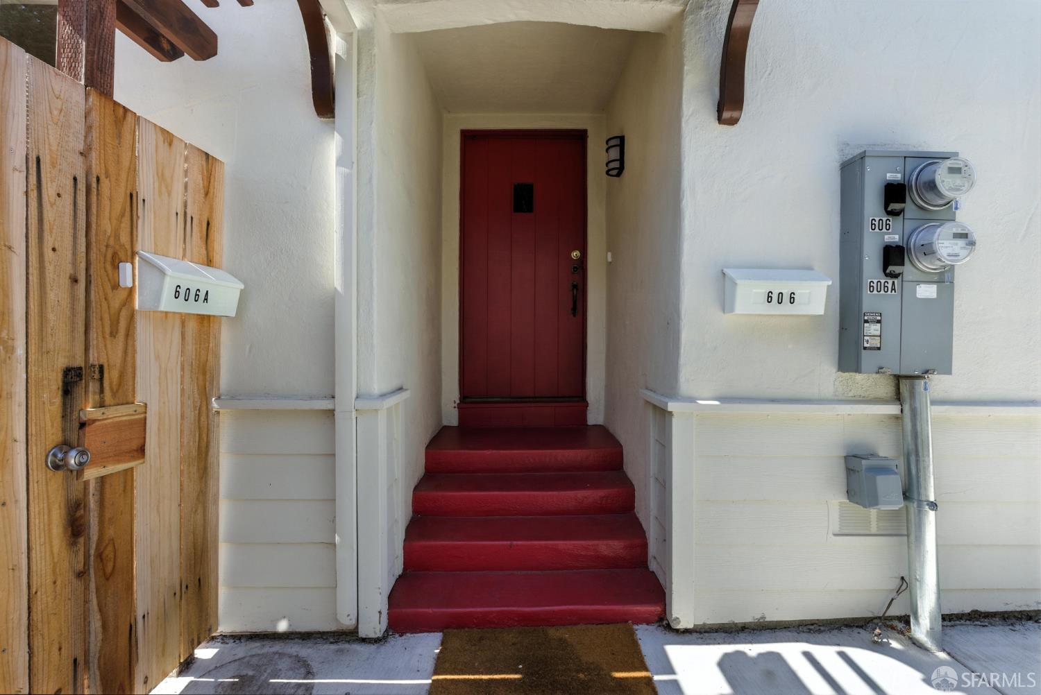 Detail Gallery Image 5 of 49 For 606 Masonic Ave, Albany,  CA 94706 - 4 Beds | 2/1 Baths
