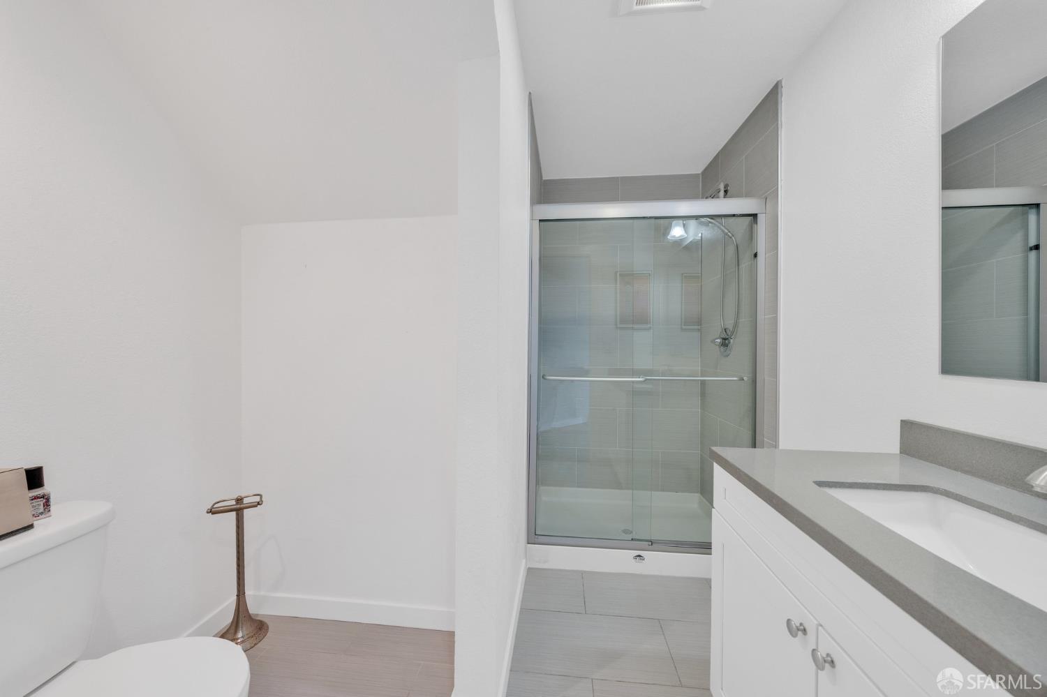 Detail Gallery Image 33 of 35 For 1081 Goettingen St, San Francisco,  CA 94134 - 3 Beds | 2 Baths
