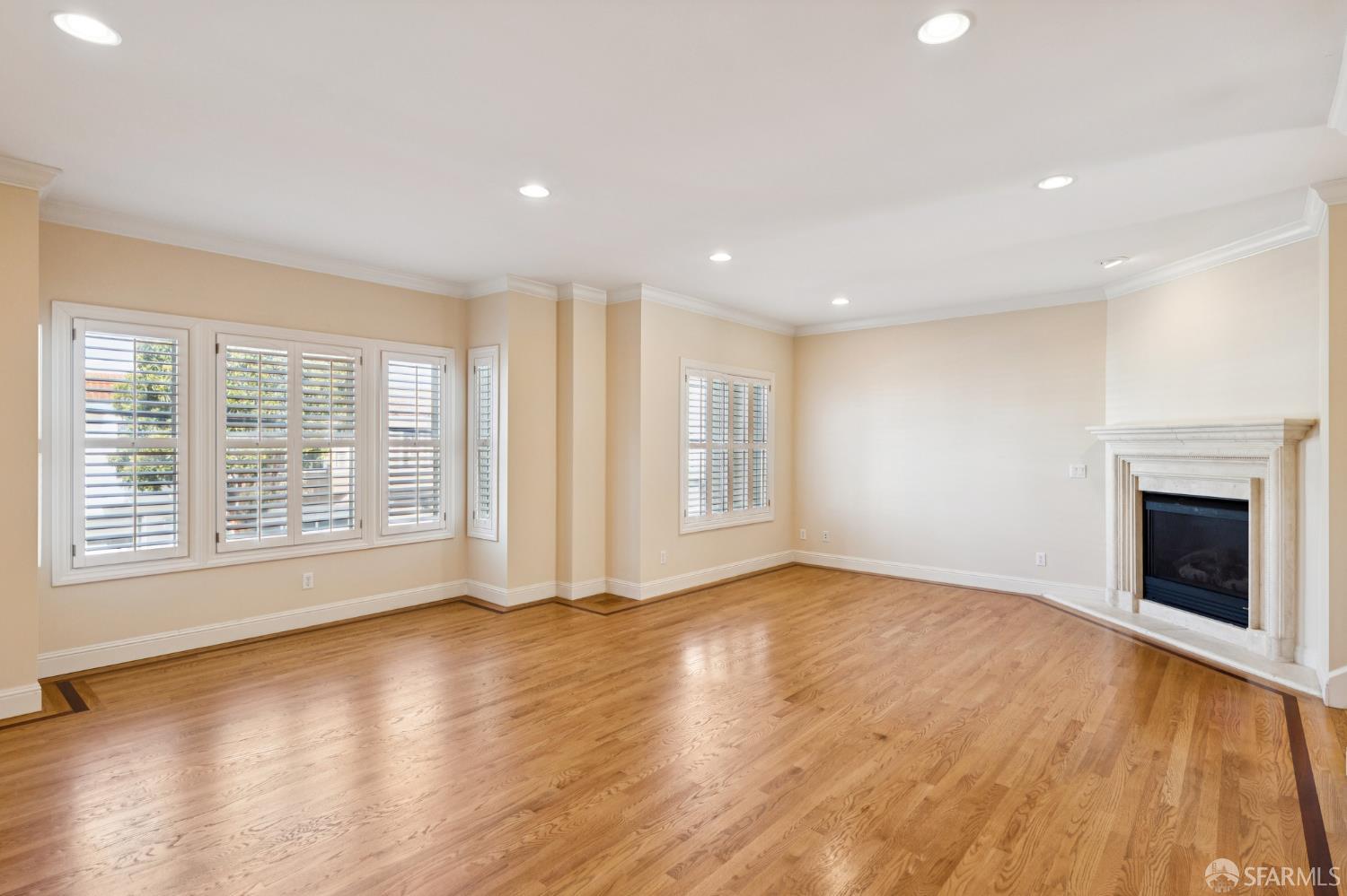Detail Gallery Image 10 of 35 For 660 Cambridge St, San Francisco,  CA 94134 - 5 Beds | 3/1 Baths