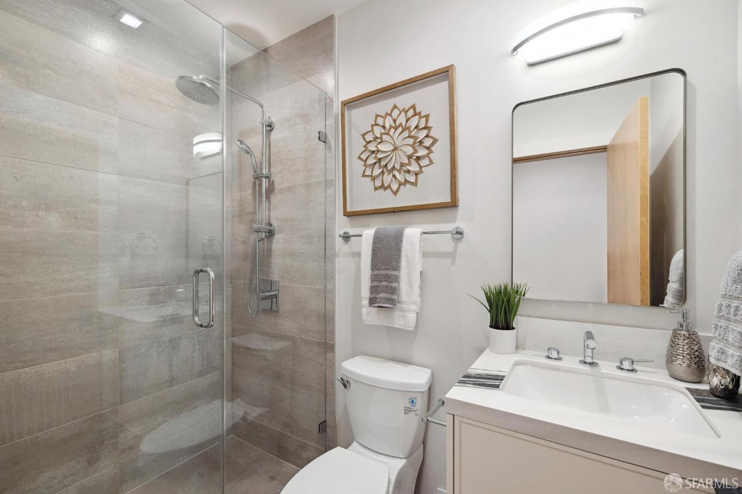 Detail Gallery Image 35 of 46 For 1910 Baker St, San Francisco,  CA 94115 - 5 Beds | 5/1 Baths