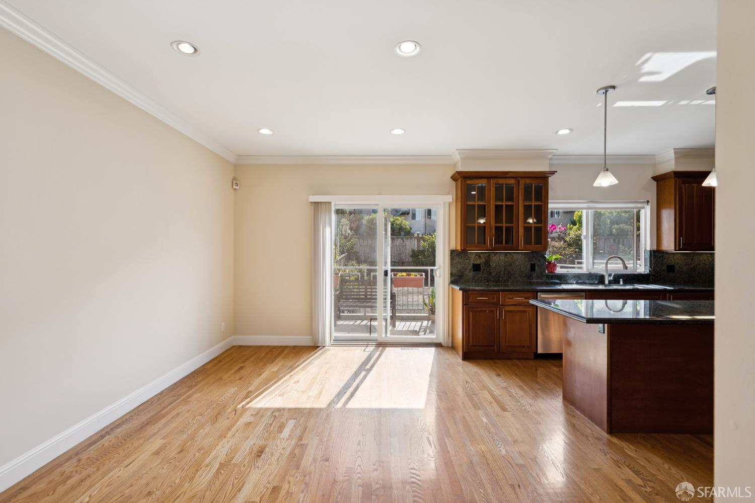 Detail Gallery Image 17 of 35 For 660 Cambridge St, San Francisco,  CA 94134 - 5 Beds | 3/1 Baths