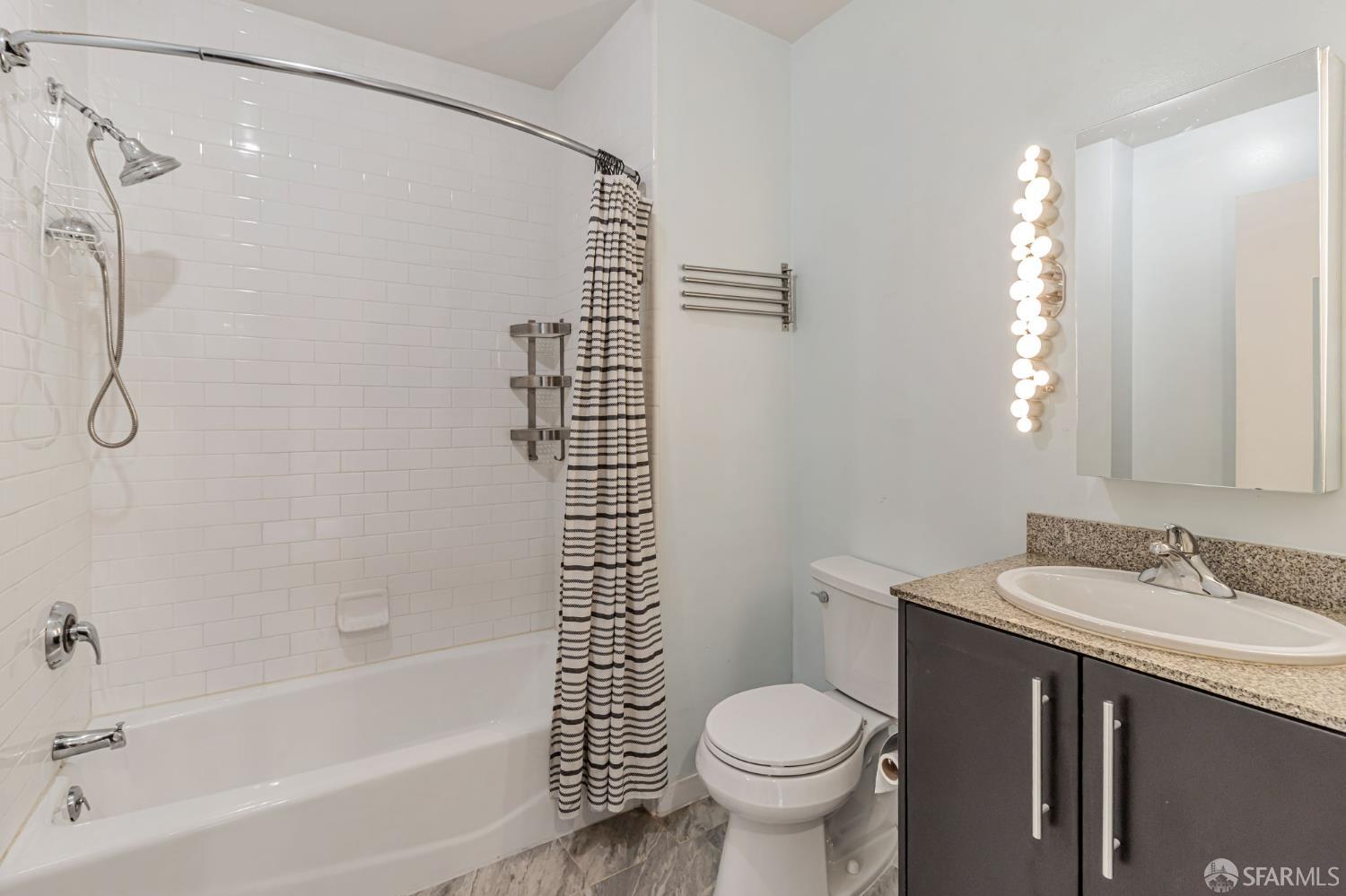Detail Gallery Image 12 of 24 For 3801 San Pablo Ave #312,  Emeryville,  CA 94608 - 1 Beds | 1 Baths