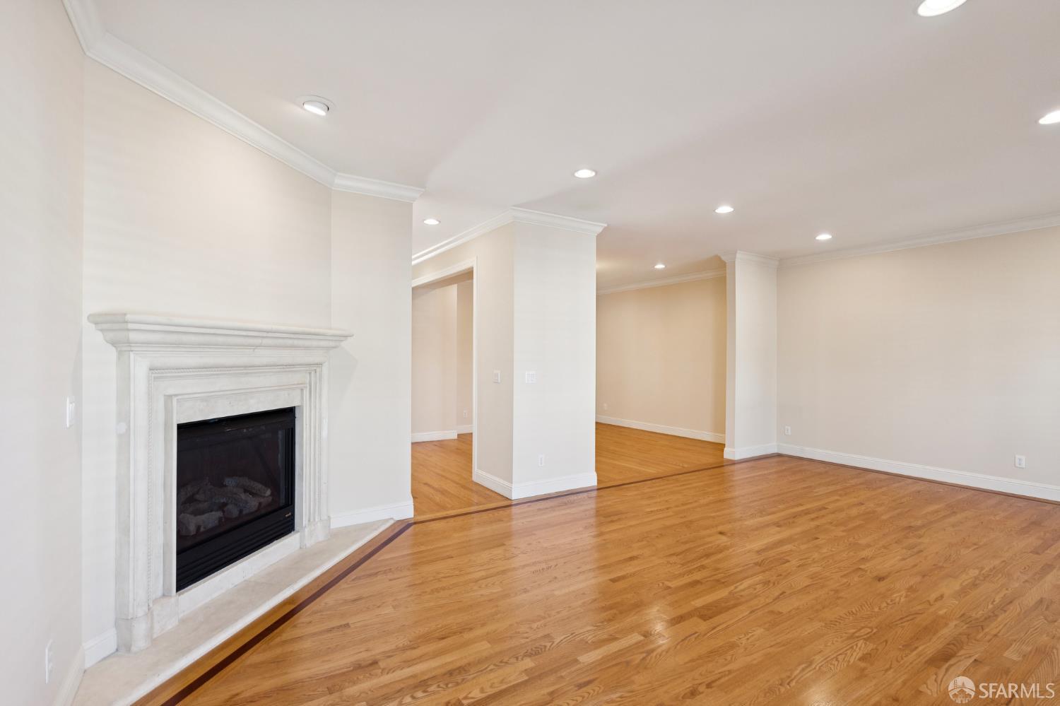 Detail Gallery Image 8 of 35 For 660 Cambridge St, San Francisco,  CA 94134 - 5 Beds | 3/1 Baths