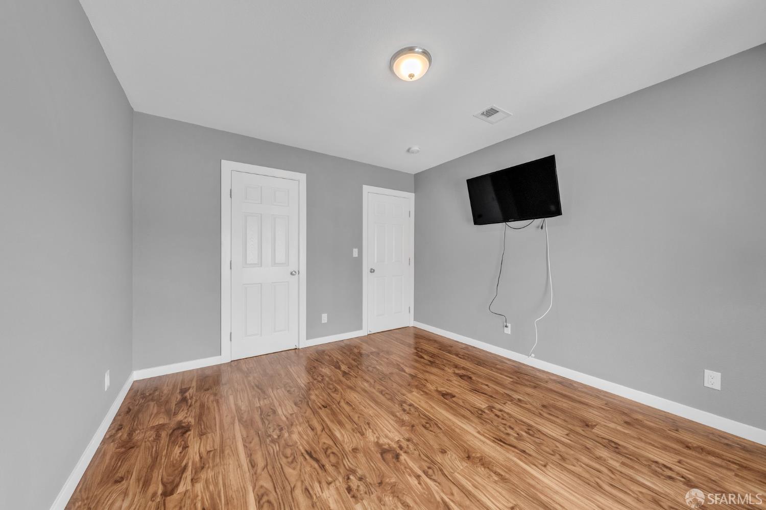 Detail Gallery Image 13 of 35 For 1081 Goettingen St, San Francisco,  CA 94134 - 3 Beds | 2 Baths