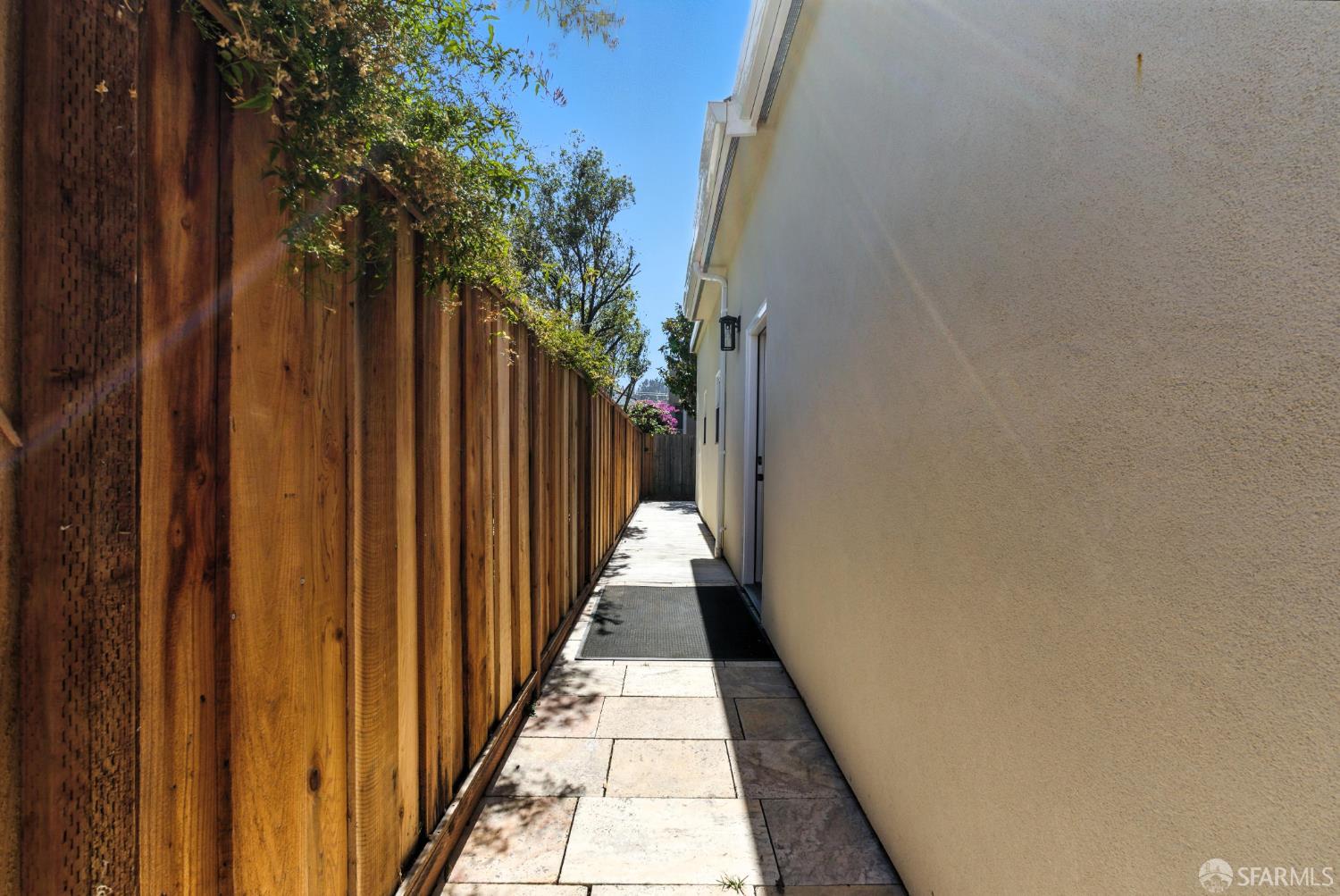 Detail Gallery Image 29 of 49 For 606 Masonic Ave, Albany,  CA 94706 - 4 Beds | 2/1 Baths