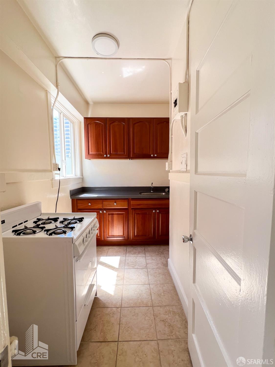 Detail Gallery Image 4 of 8 For 826 Jackson St, San Francisco,  CA 94133 - – Beds | – Baths