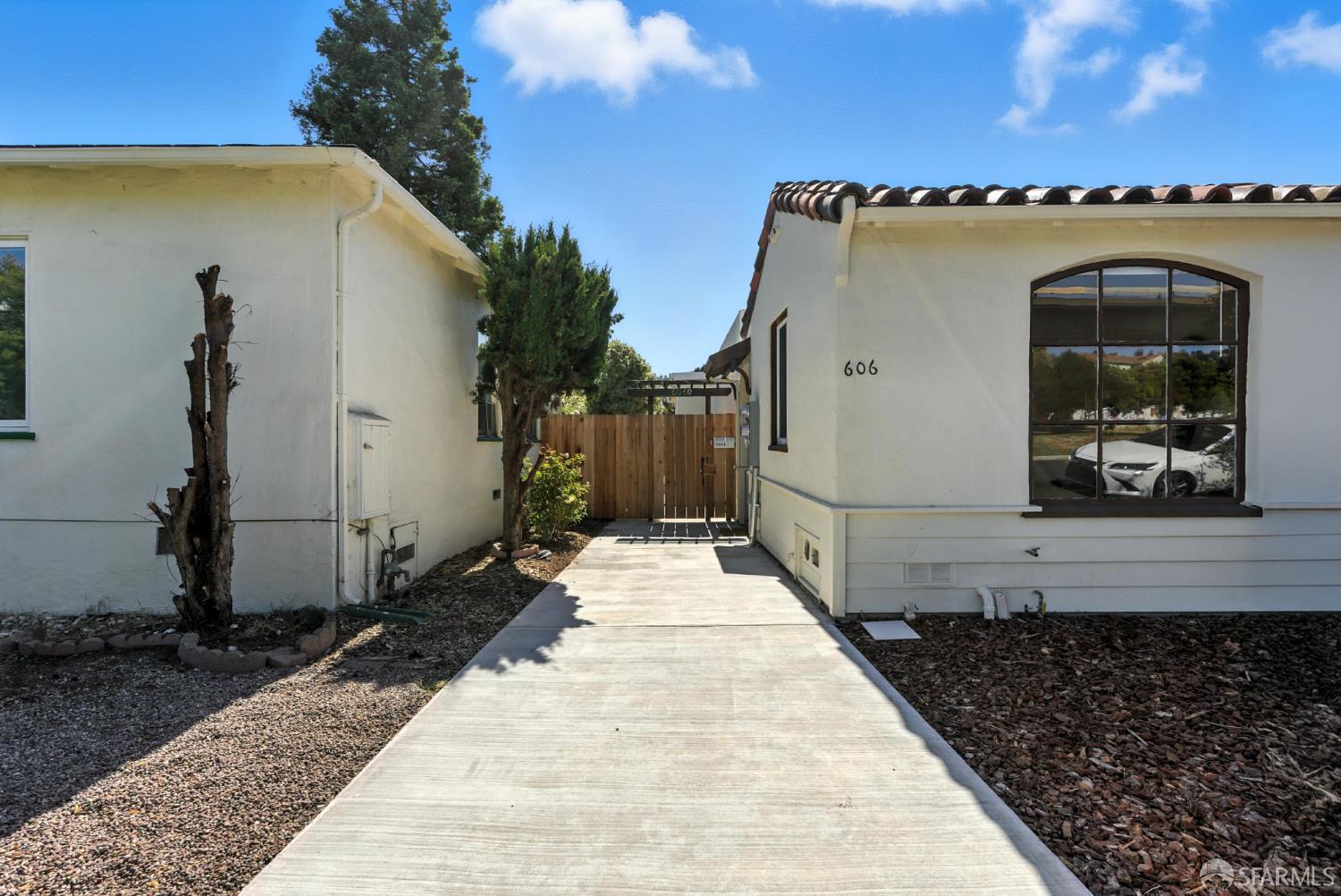 Detail Gallery Image 3 of 49 For 606 Masonic Ave, Albany,  CA 94706 - 4 Beds | 2/1 Baths