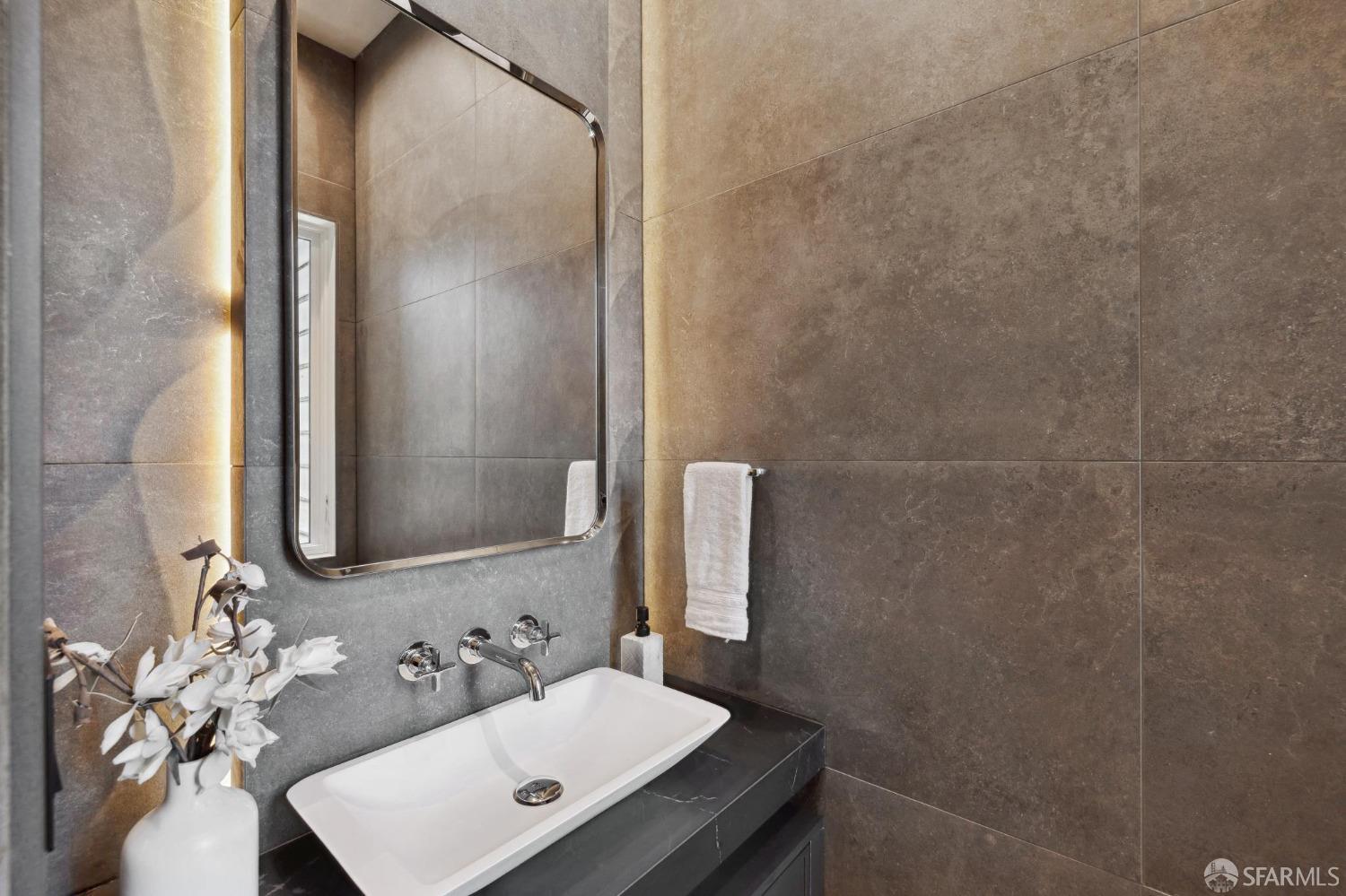 Detail Gallery Image 37 of 46 For 1910 Baker St, San Francisco,  CA 94115 - 5 Beds | 5/1 Baths