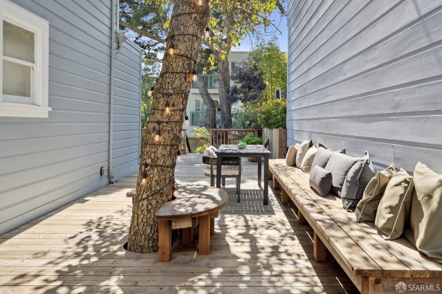 Detail Gallery Image 21 of 72 For 3919 22nd St, San Francisco,  CA 94114 - 4 Beds | 4 Baths