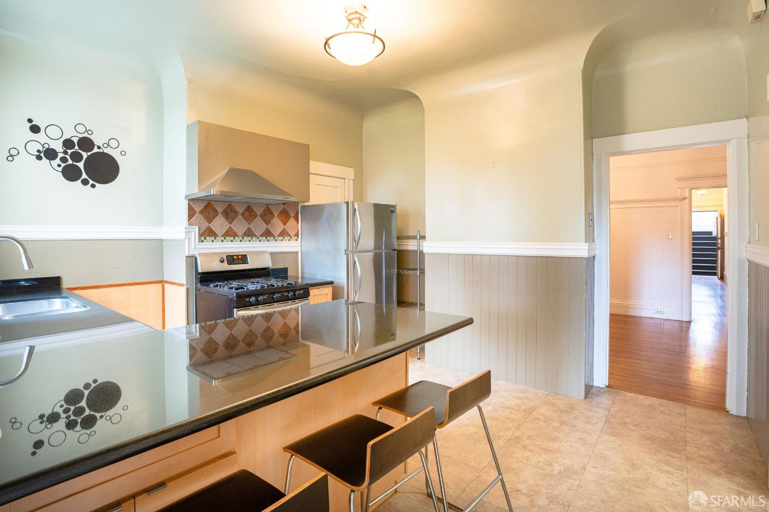 Detail Gallery Image 5 of 26 For 1013 Noe St, San Francisco,  CA 94114 - – Beds | – Baths