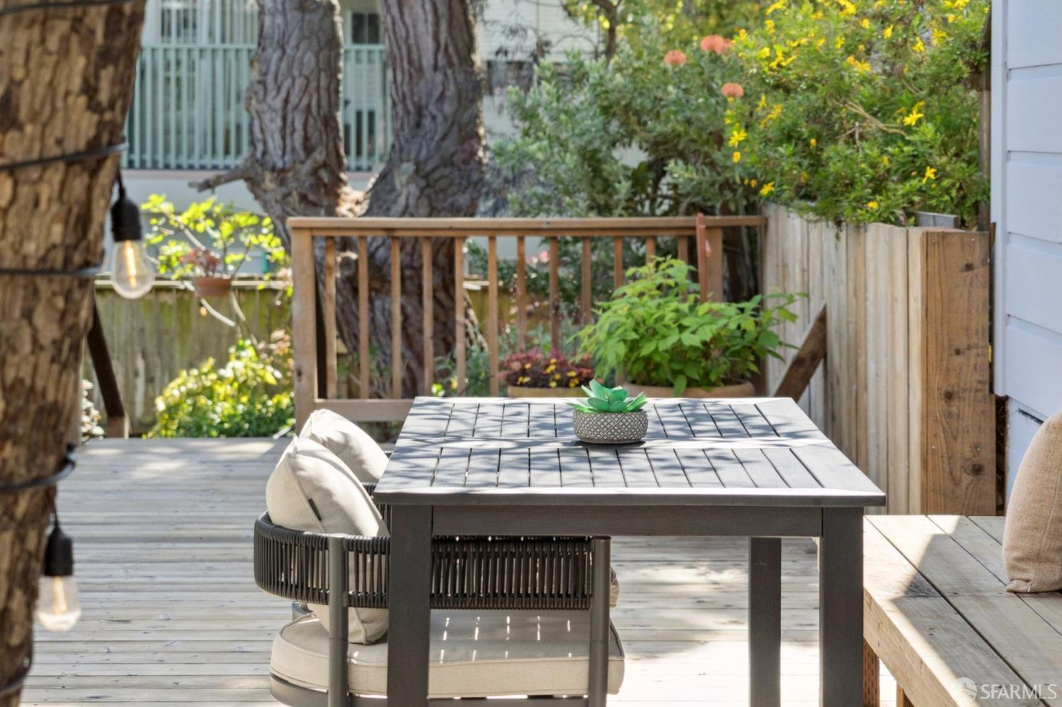 Detail Gallery Image 22 of 72 For 3919 22nd St, San Francisco,  CA 94114 - 4 Beds | 4 Baths