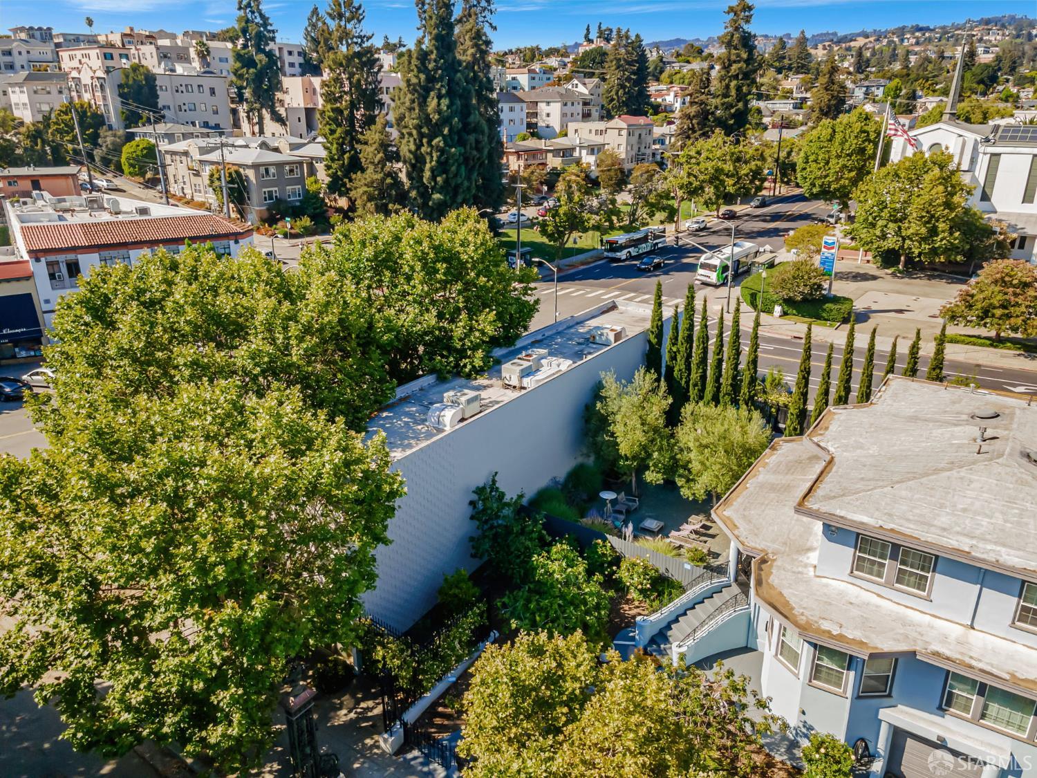 Detail Gallery Image 21 of 23 For 3450 Lakeshore Ave, Oakland,  CA 94610 - – Beds | – Baths
