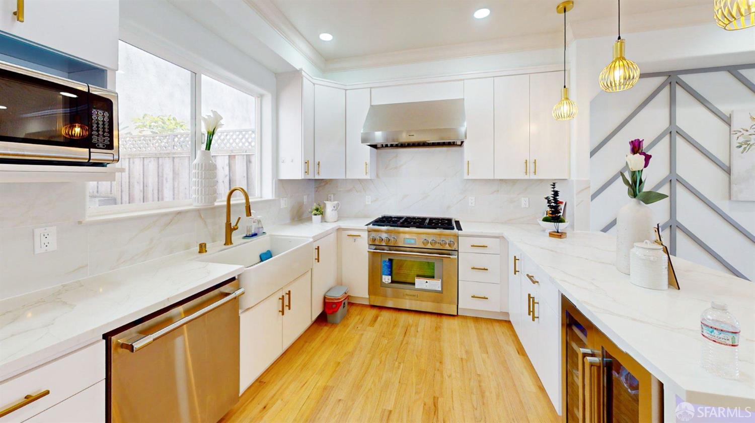 Detail Gallery Image 22 of 99 For 79 Karen Ct, San Francisco,  CA 94134 - 4 Beds | 3 Baths
