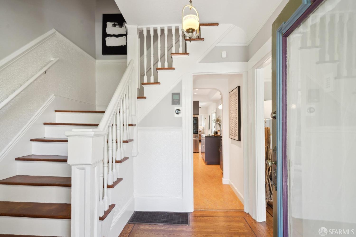 Detail Gallery Image 4 of 72 For 3919 22nd St, San Francisco,  CA 94114 - 4 Beds | 4 Baths