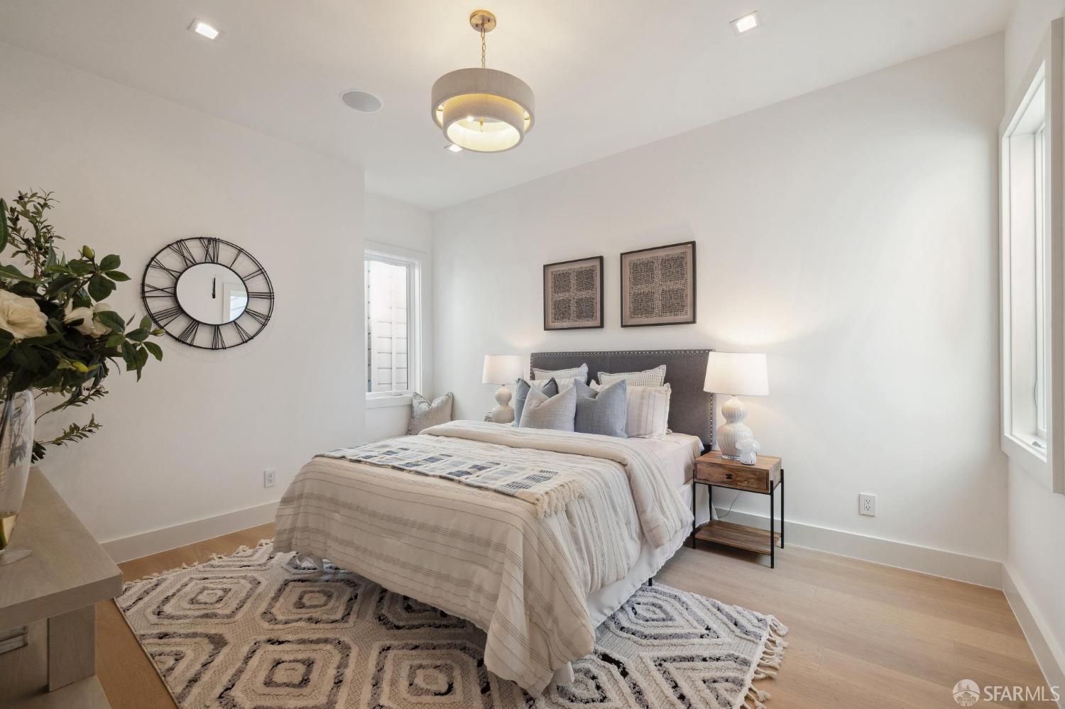 Detail Gallery Image 23 of 46 For 1910 Baker St, San Francisco,  CA 94115 - 5 Beds | 5/1 Baths