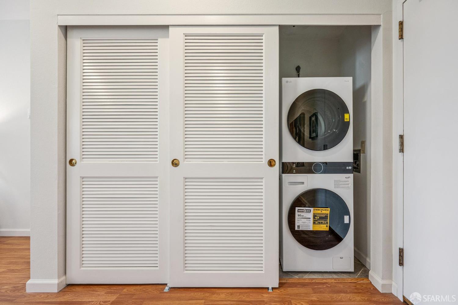 Photo #6: 425057350 Listing 