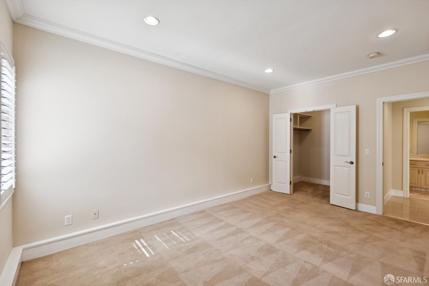 Detail Gallery Image 27 of 35 For 660 Cambridge St, San Francisco,  CA 94134 - 5 Beds | 3/1 Baths