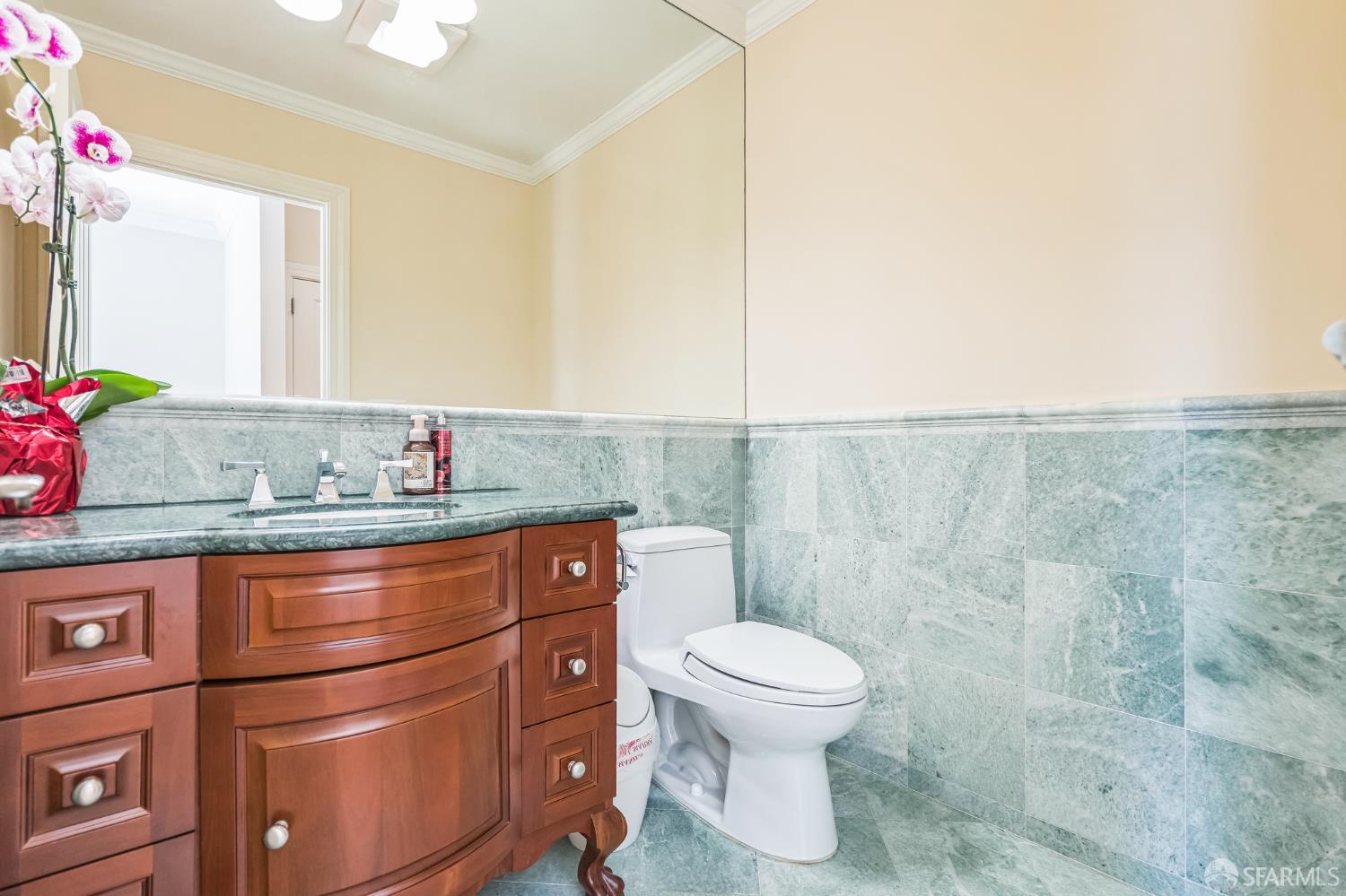 Detail Gallery Image 19 of 35 For 660 Cambridge St, San Francisco,  CA 94134 - 5 Beds | 3/1 Baths