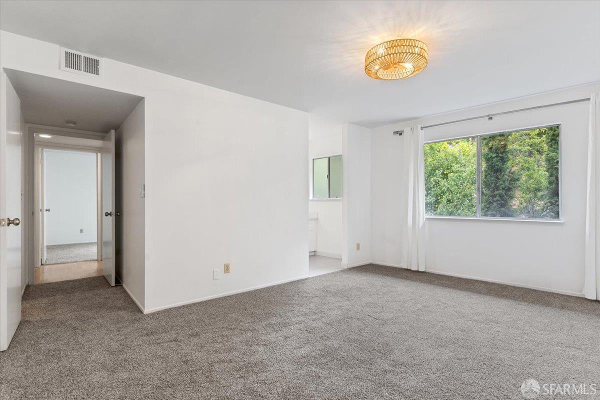 Detail Gallery Image 22 of 40 For 7620 Mountain Blvd #12,  Oakland,  CA 94605 - 2 Beds | 2 Baths