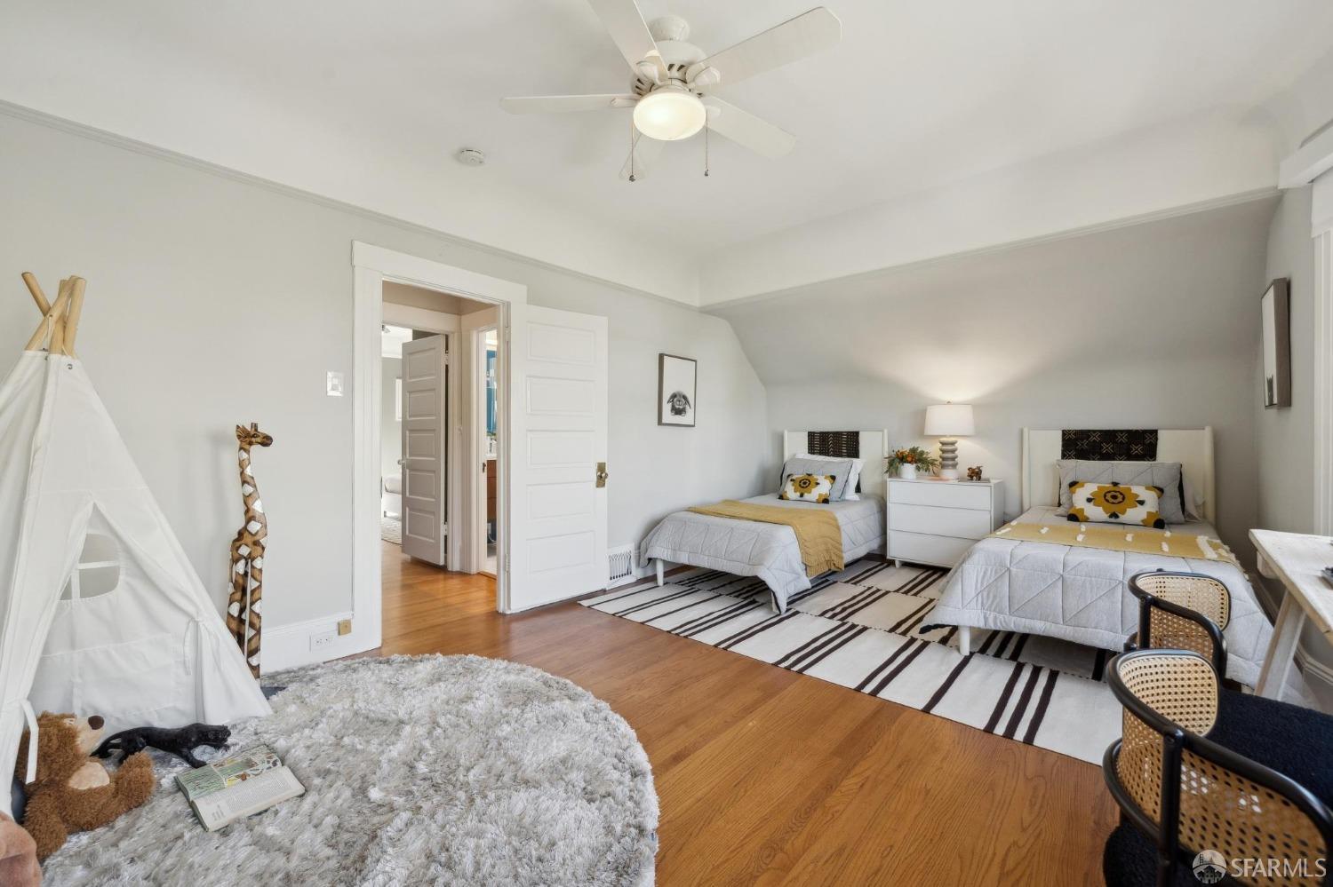 Detail Gallery Image 35 of 72 For 3919 22nd St, San Francisco,  CA 94114 - 4 Beds | 4 Baths