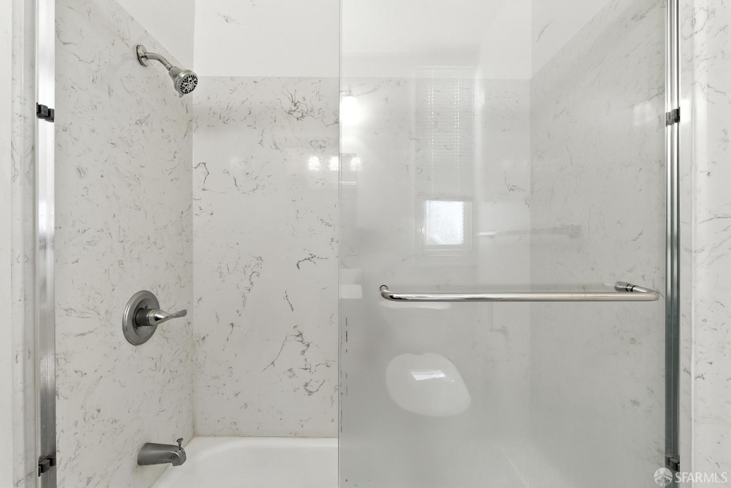 Detail Gallery Image 11 of 49 For 606 Masonic Ave, Albany,  CA 94706 - 4 Beds | 2/1 Baths
