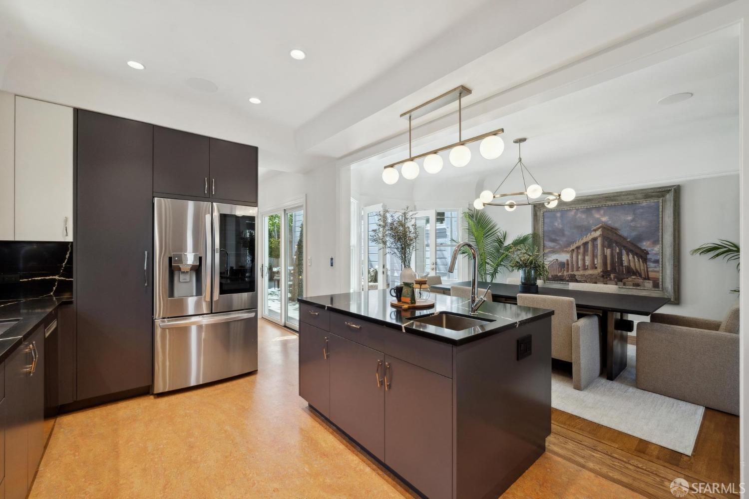 Detail Gallery Image 17 of 72 For 3919 22nd St, San Francisco,  CA 94114 - 4 Beds | 4 Baths