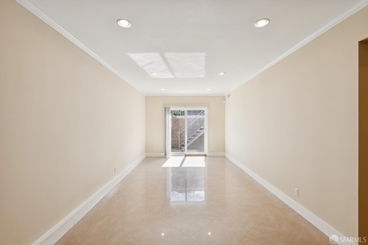 Detail Gallery Image 25 of 35 For 660 Cambridge St, San Francisco,  CA 94134 - 5 Beds | 3/1 Baths