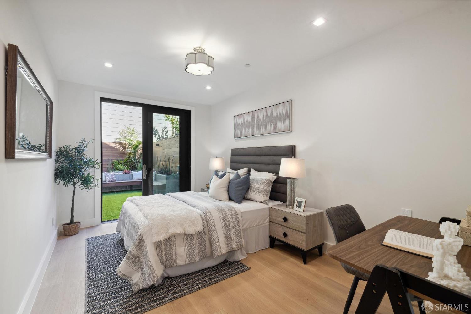 Detail Gallery Image 31 of 46 For 1910 Baker St, San Francisco,  CA 94115 - 5 Beds | 5/1 Baths