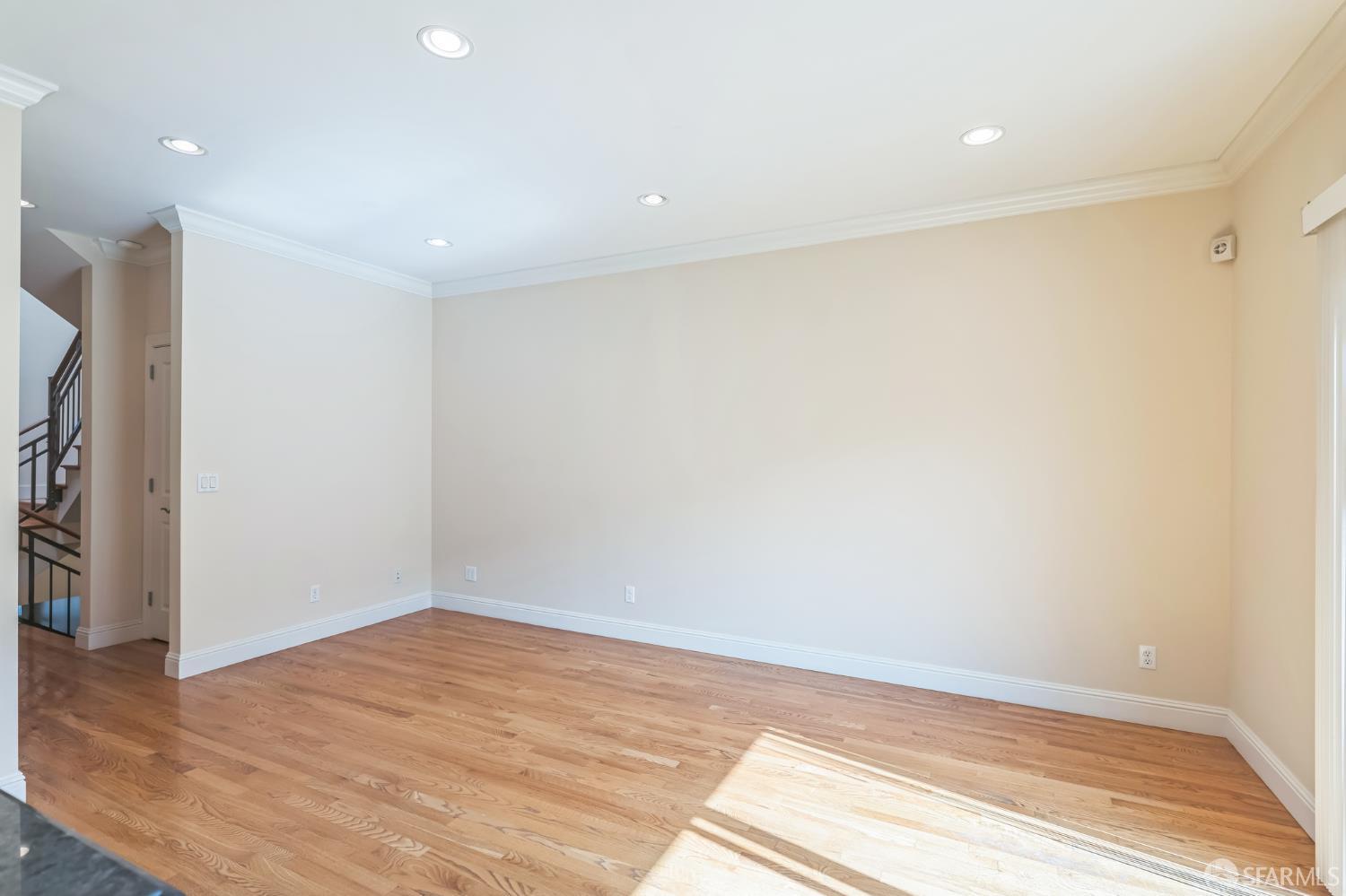 Detail Gallery Image 22 of 35 For 660 Cambridge St, San Francisco,  CA 94134 - 5 Beds | 3/1 Baths