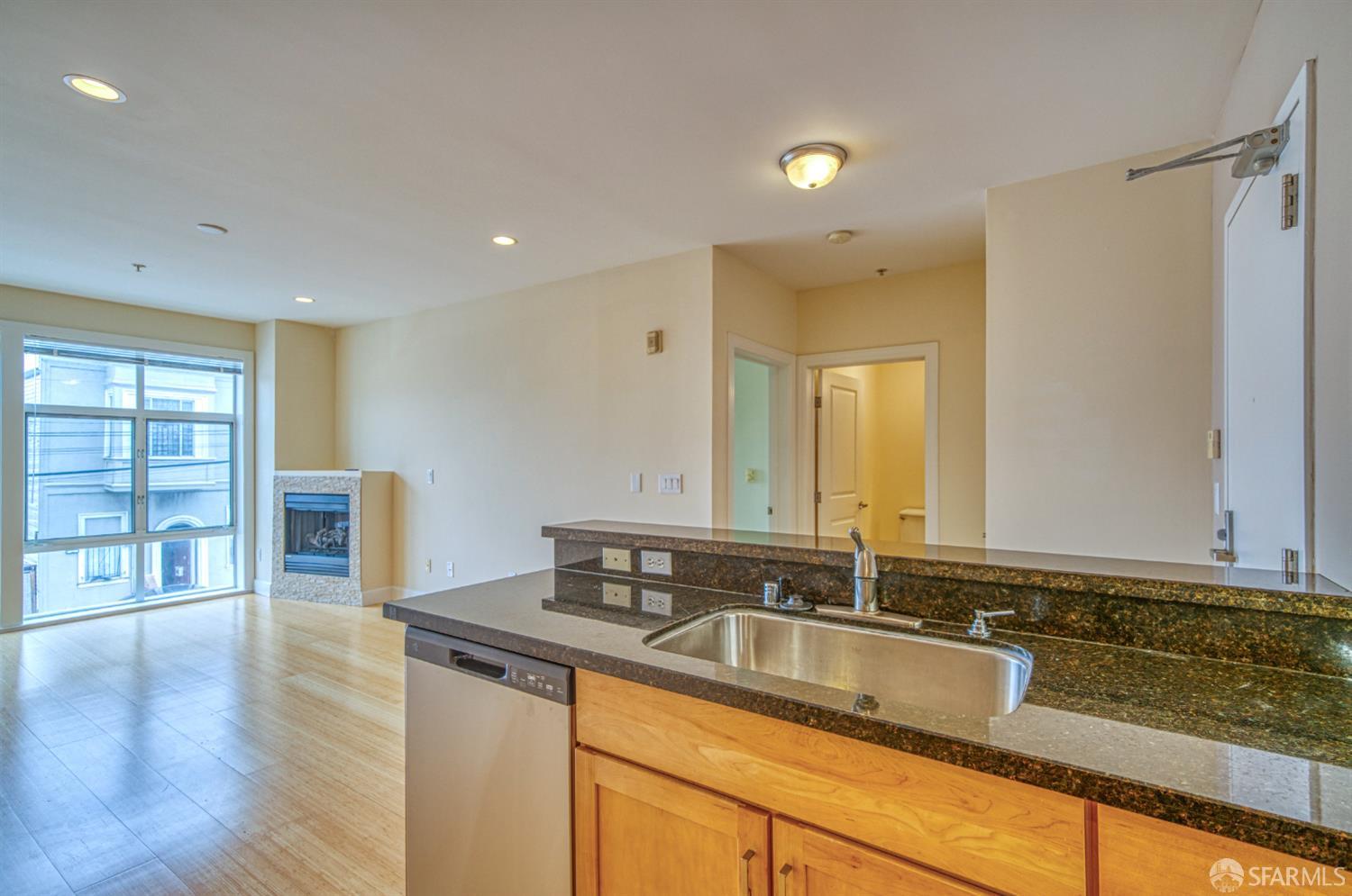 Detail Gallery Image 2 of 15 For 89 Goethe St #2,  Daly City,  CA 94014 - 1 Beds | 1/1 Baths