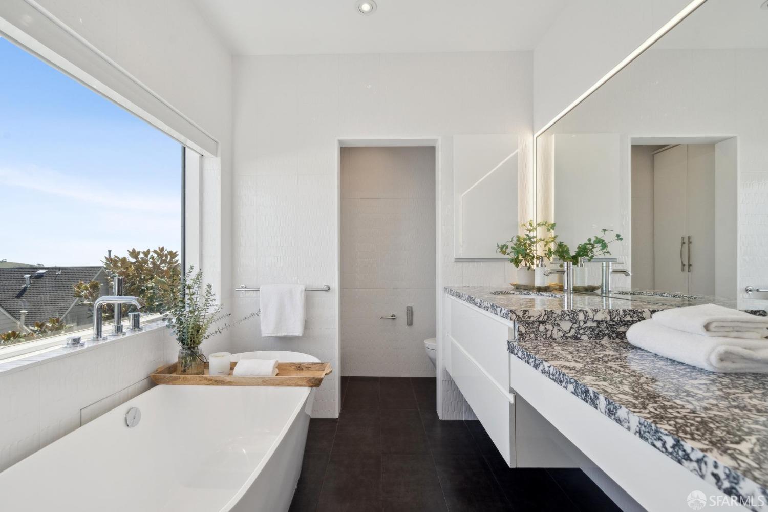Detail Gallery Image 48 of 72 For 3919 22nd St, San Francisco,  CA 94114 - 4 Beds | 4 Baths