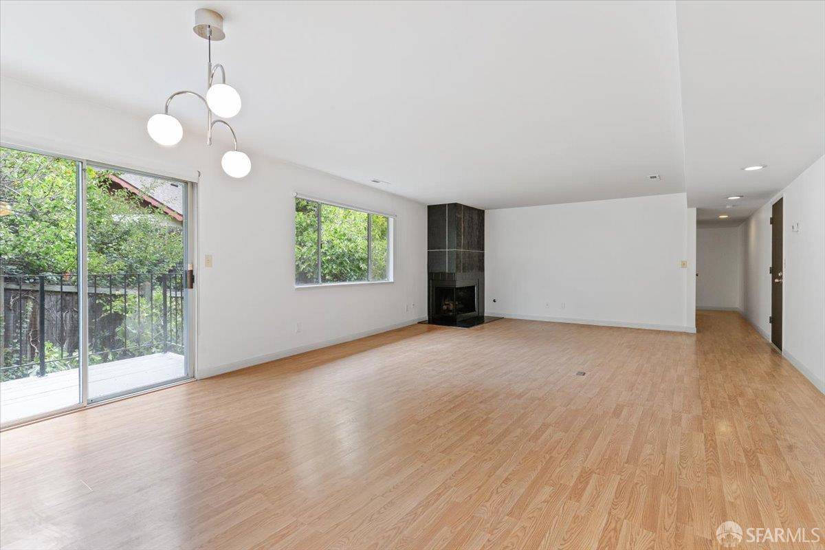 Detail Gallery Image 5 of 40 For 7620 Mountain Blvd #12,  Oakland,  CA 94605 - 2 Beds | 2 Baths