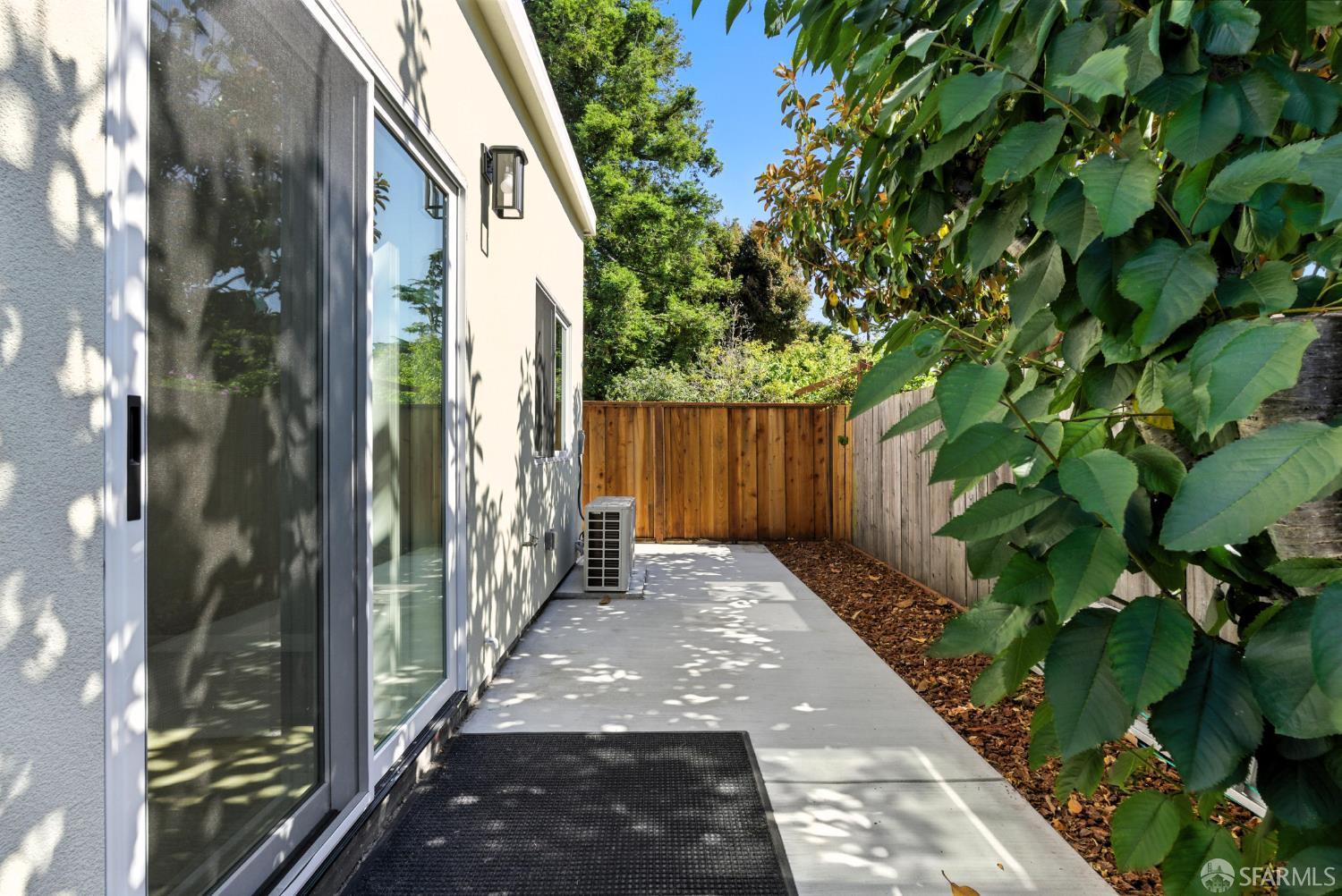 Detail Gallery Image 27 of 49 For 606 Masonic Ave, Albany,  CA 94706 - 4 Beds | 2/1 Baths