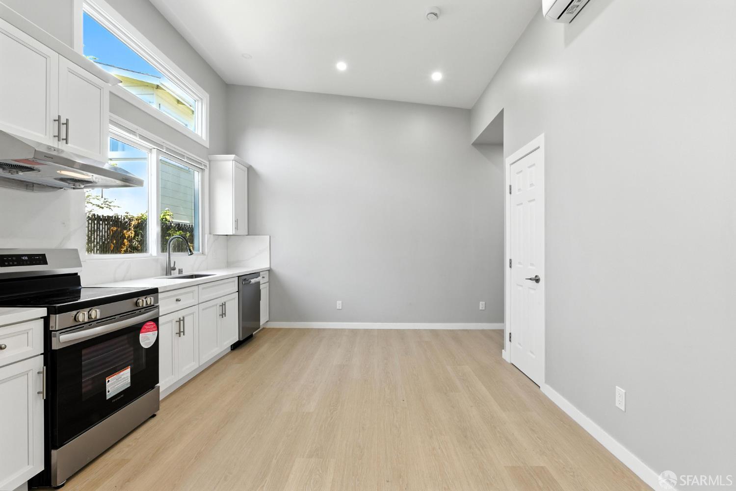 Detail Gallery Image 36 of 49 For 606 Masonic Ave, Albany,  CA 94706 - 4 Beds | 2/1 Baths