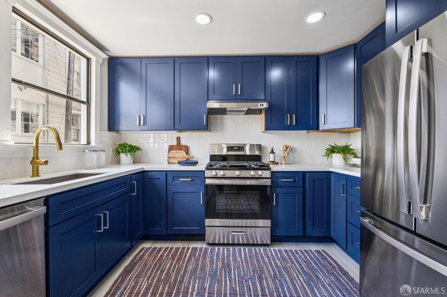 Photo #6: 425058848 Listing 