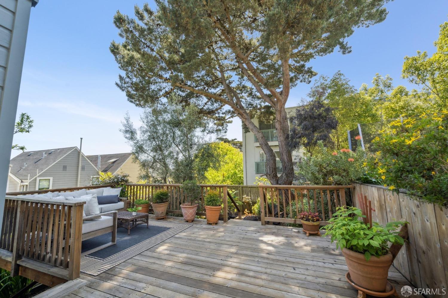 Detail Gallery Image 24 of 72 For 3919 22nd St, San Francisco,  CA 94114 - 4 Beds | 4 Baths