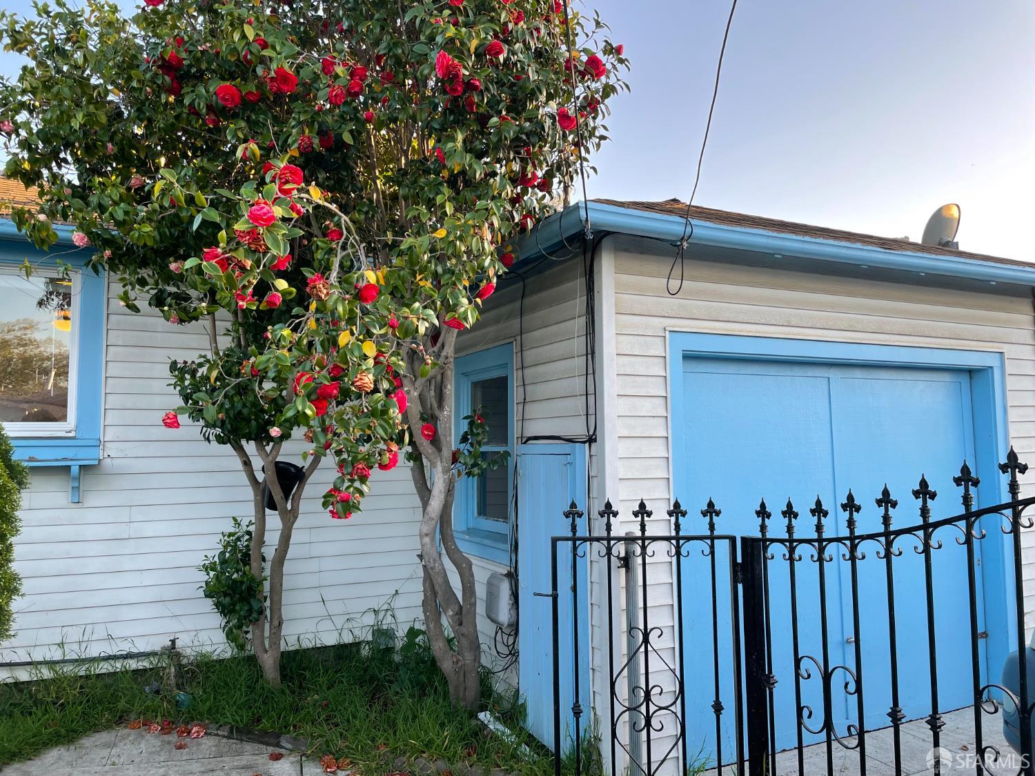 Detail Gallery Image 4 of 20 For 1902 Dunn Ave, Richmond,  CA 94801 - 2 Beds | 2 Baths