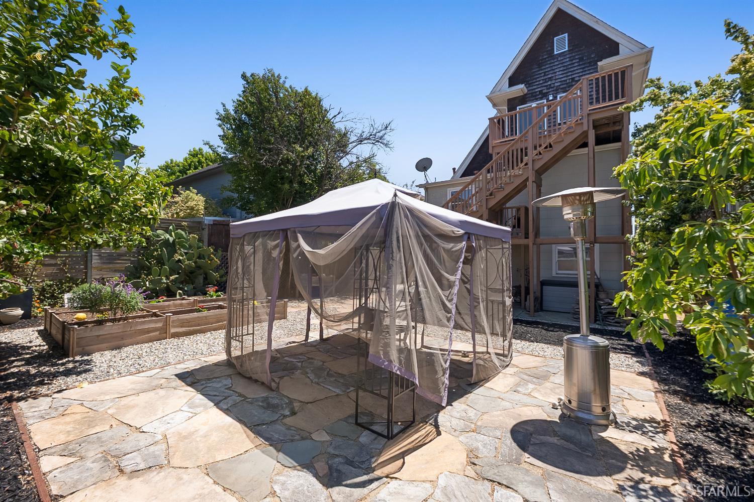 Detail Gallery Image 30 of 41 For 720 61st St, Oakland,  CA 94609 - 5 Beds | 3 Baths