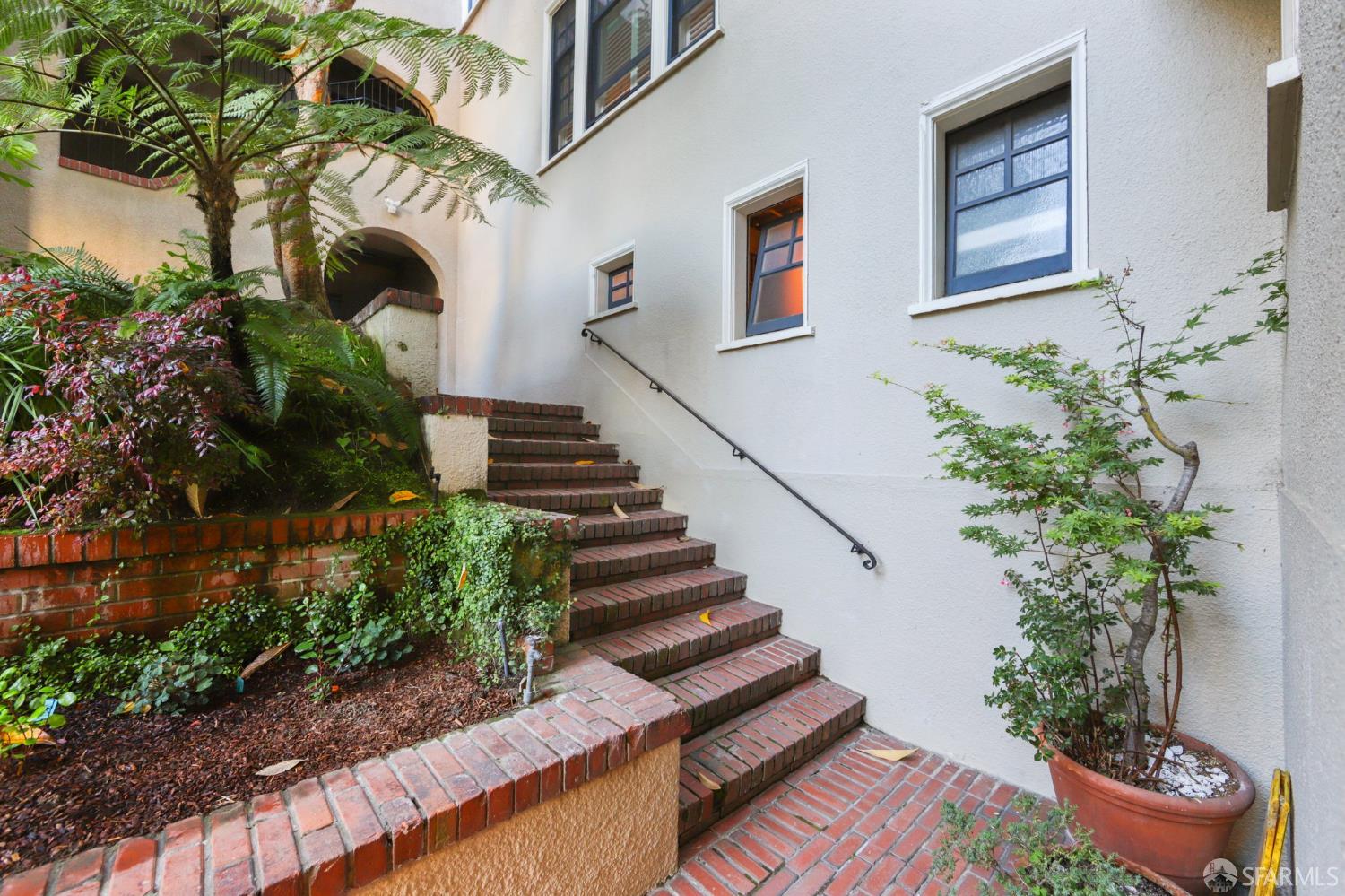 Detail Gallery Image 51 of 62 For 1242 Washington St, San Francisco,  CA 94108 - 2 Beds | 1 Baths