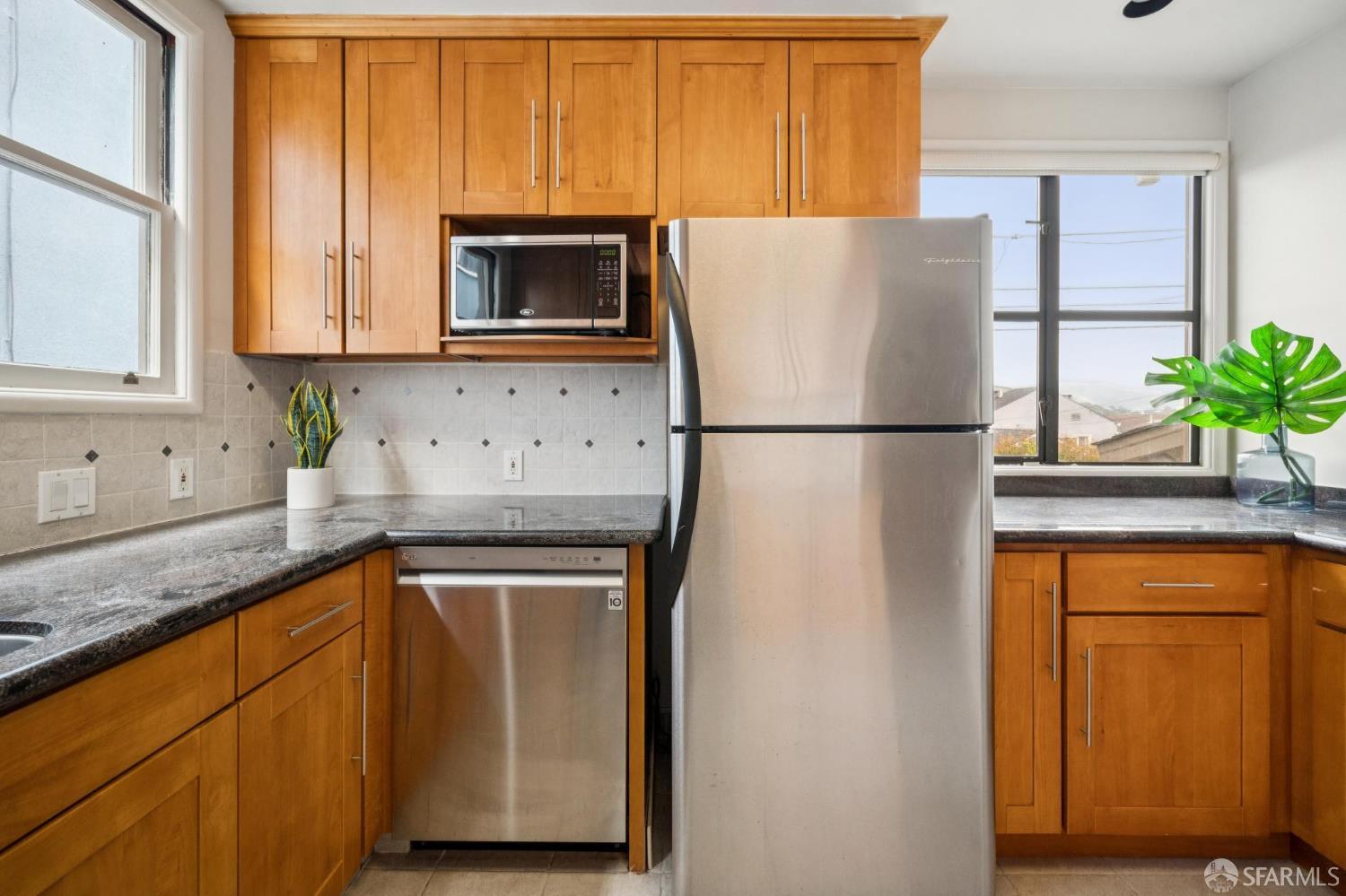 Detail Gallery Image 24 of 50 For 36 Eastgate Dr, Daly City,  CA 94015 - 2 Beds | 1/1 Baths
