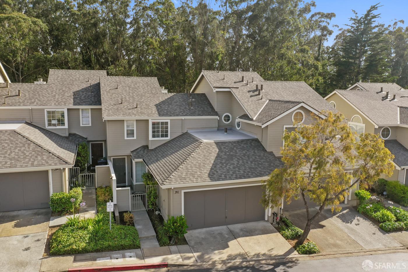 Detail Gallery Image 3 of 43 For 282 Greenview Dr, Daly City,  CA 94014 - 2 Beds | 3 Baths
