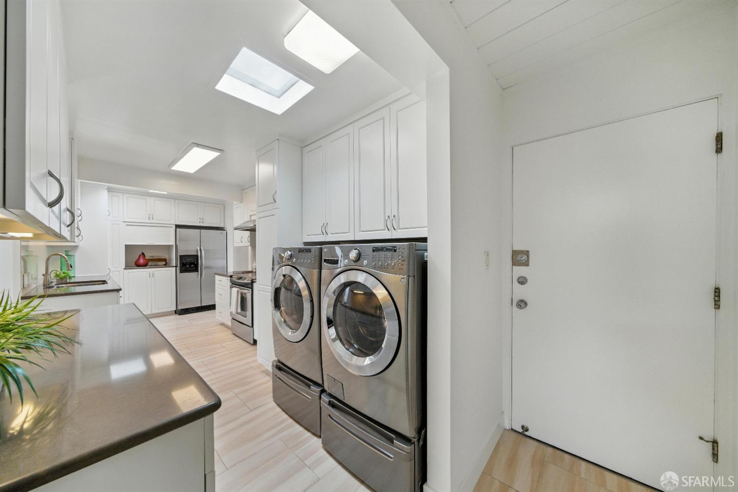 Detail Gallery Image 24 of 41 For 29 Cameo Way, San Francisco,  CA 94131 - 4 Beds | 2/1 Baths