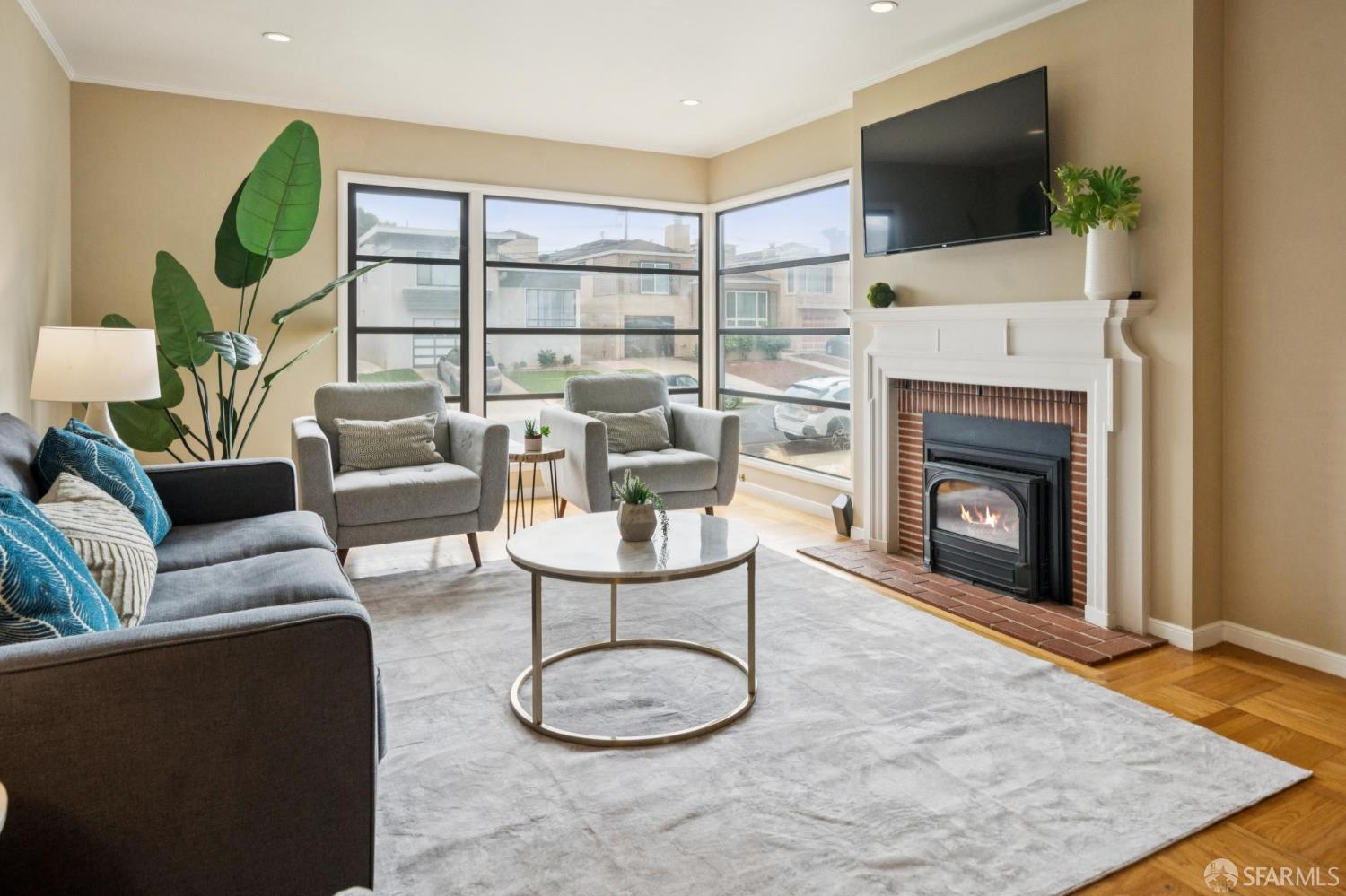 Detail Gallery Image 9 of 50 For 36 Eastgate Dr, Daly City,  CA 94015 - 2 Beds | 1/1 Baths