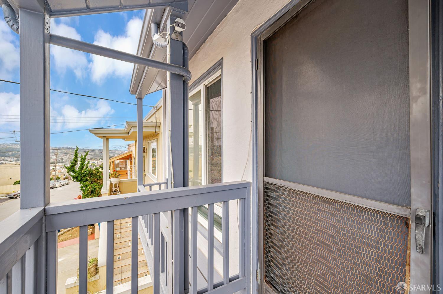 Detail Gallery Image 4 of 34 For 185 Bismark St, Daly City,  CA 94014 - 3 Beds | 1 Baths