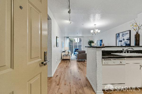 Detail Gallery Image 3 of 32 For 8400 Oceanview Ter #118,  San Francisco,  CA 94132 - 1 Beds | 1 Baths