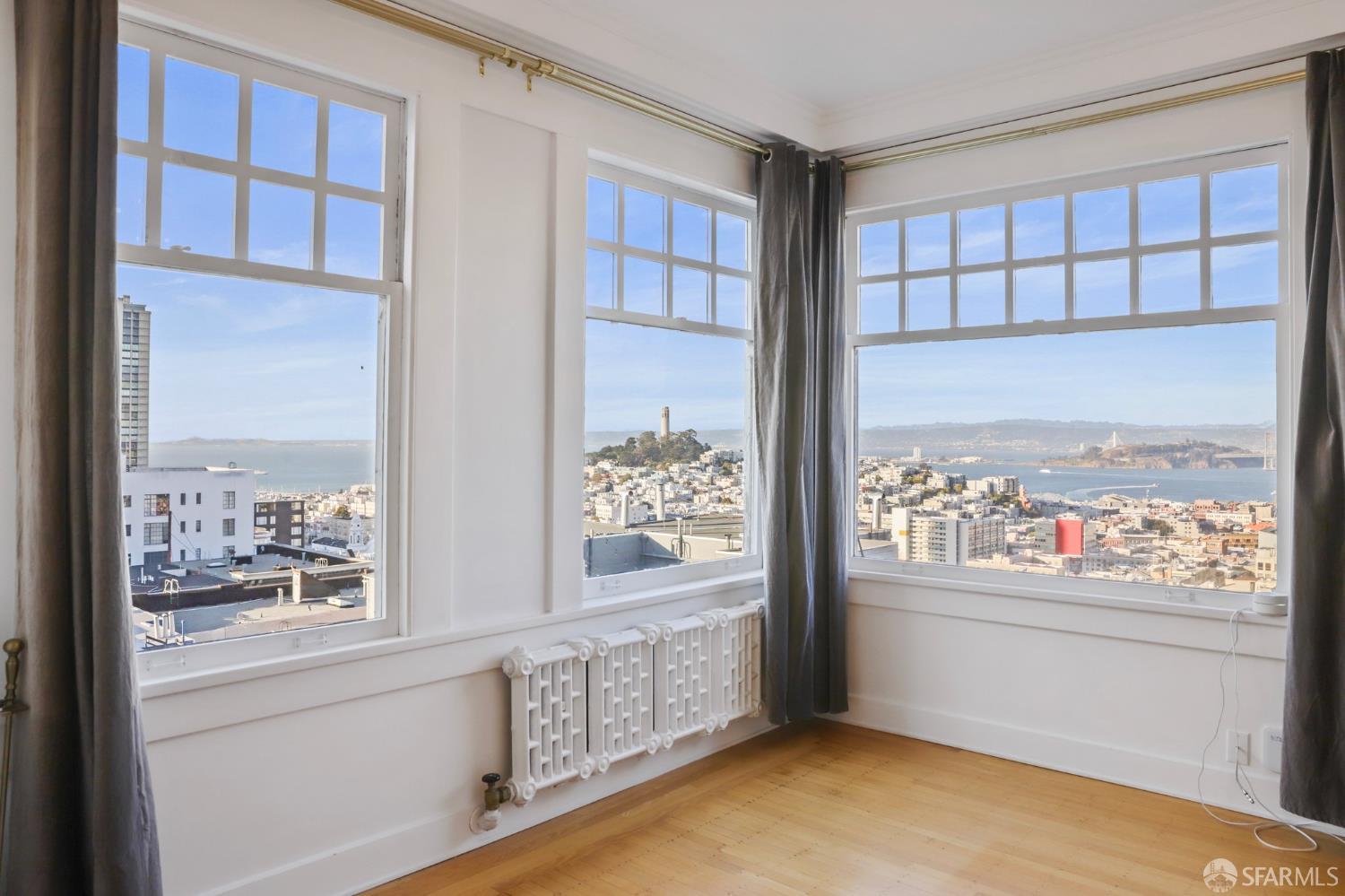 Detail Gallery Image 2 of 62 For 1242 Washington St, San Francisco,  CA 94108 - 2 Beds | 1 Baths