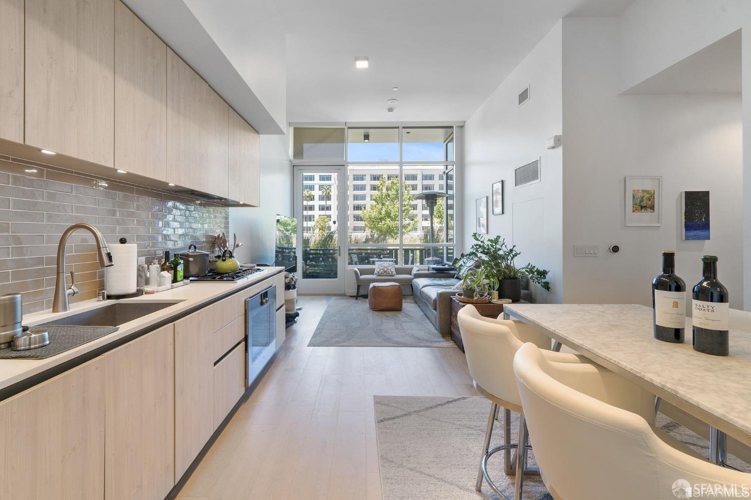 Photo #3: 425061811 Listing 